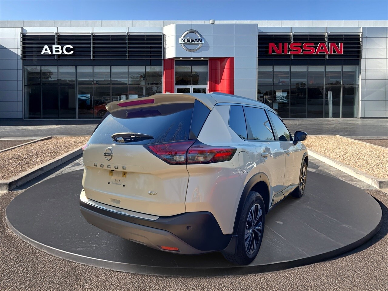 2023 Nissan Rogue SV photo 2