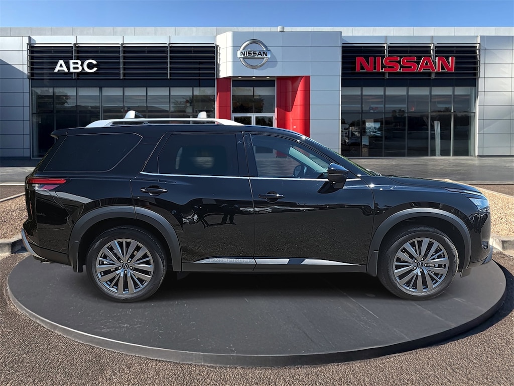 New 2025 Nissan Pathfinder SL SUV