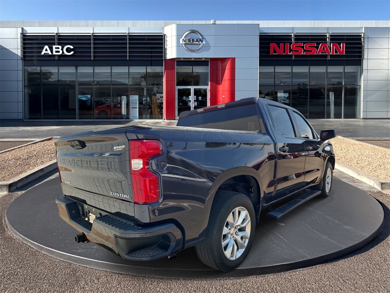 2023 Chevrolet Silverado 1500 Custom photo 4