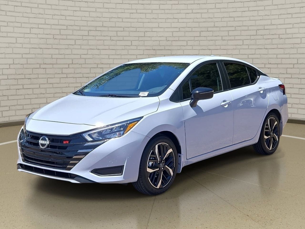 2025 Nissan Versa 1.6 SR CVT's photo
