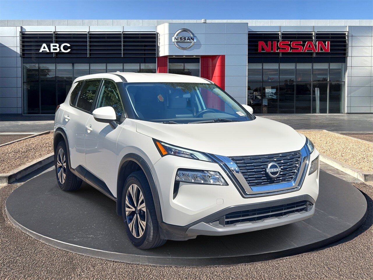 2023 Nissan Rogue SV photo 3