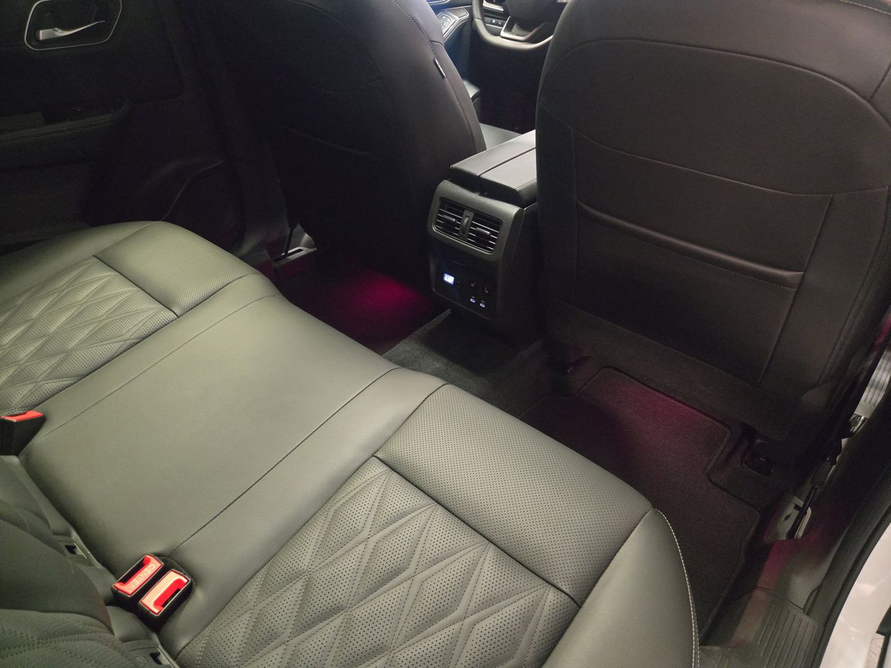 2025 Nissan Rogue Platinum - Photo 11