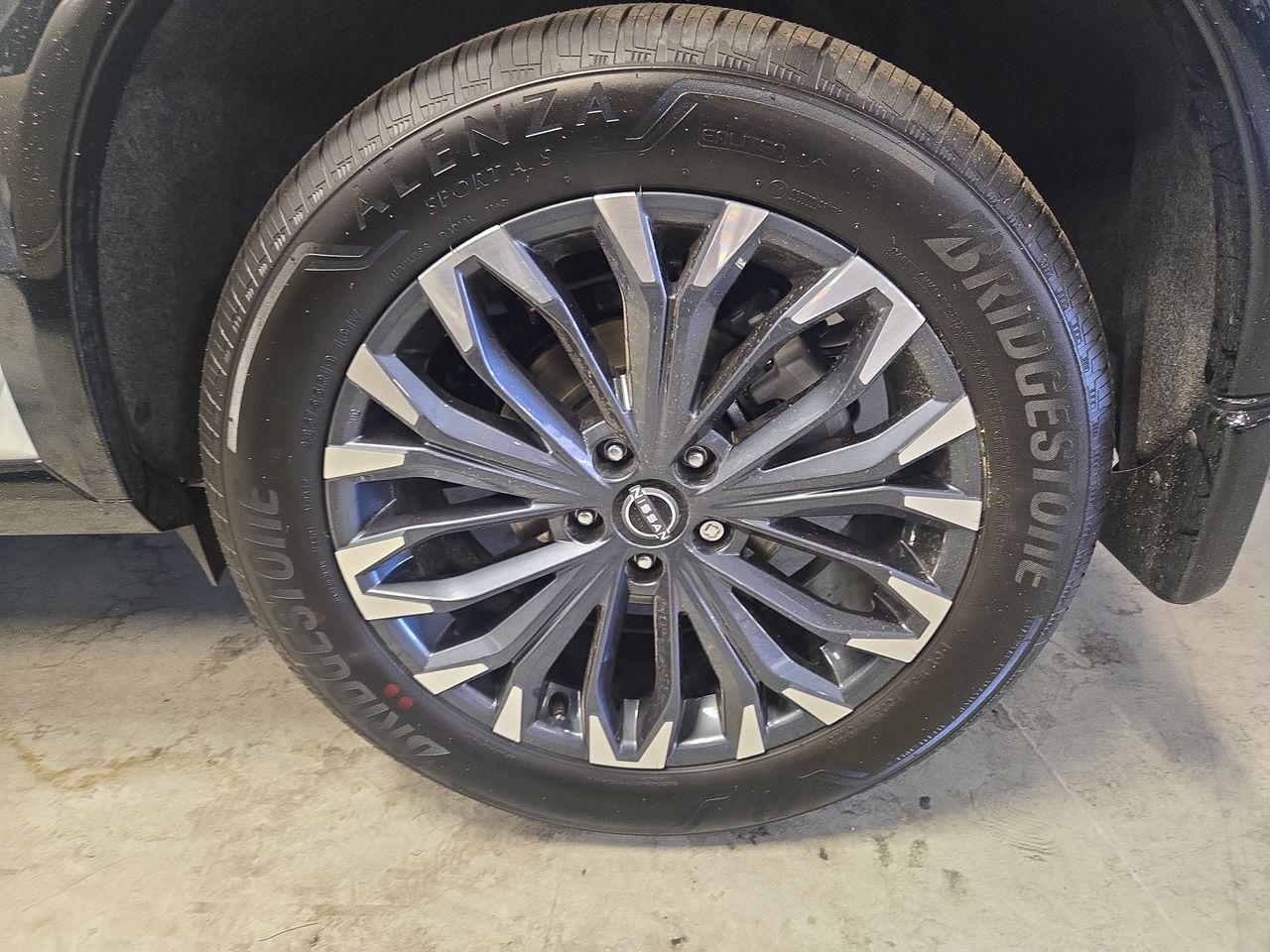 2025 Nissan Rogue Platinum - Photo 34