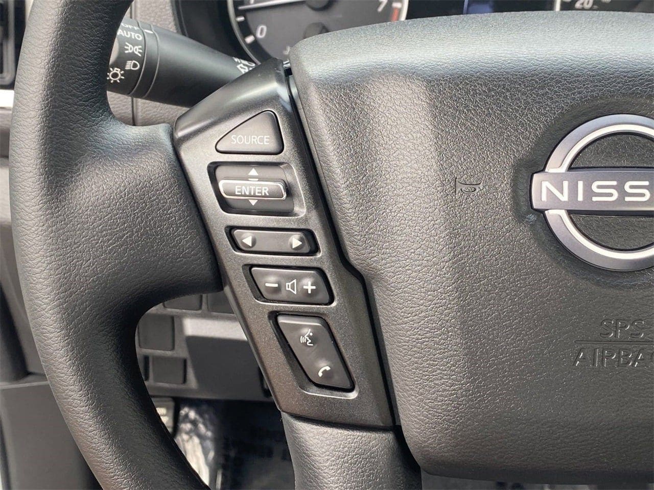 2025 Nissan Frontier SV - Photo 28