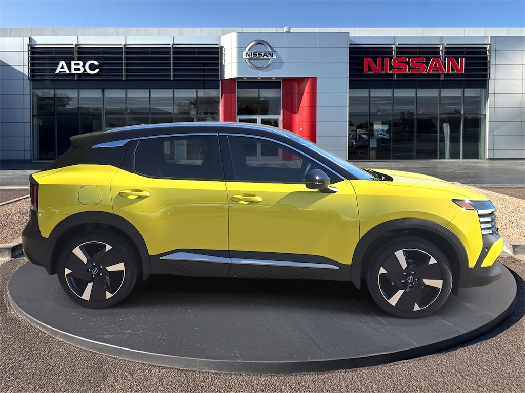 Used 2025 Nissan Kicks SR SUV