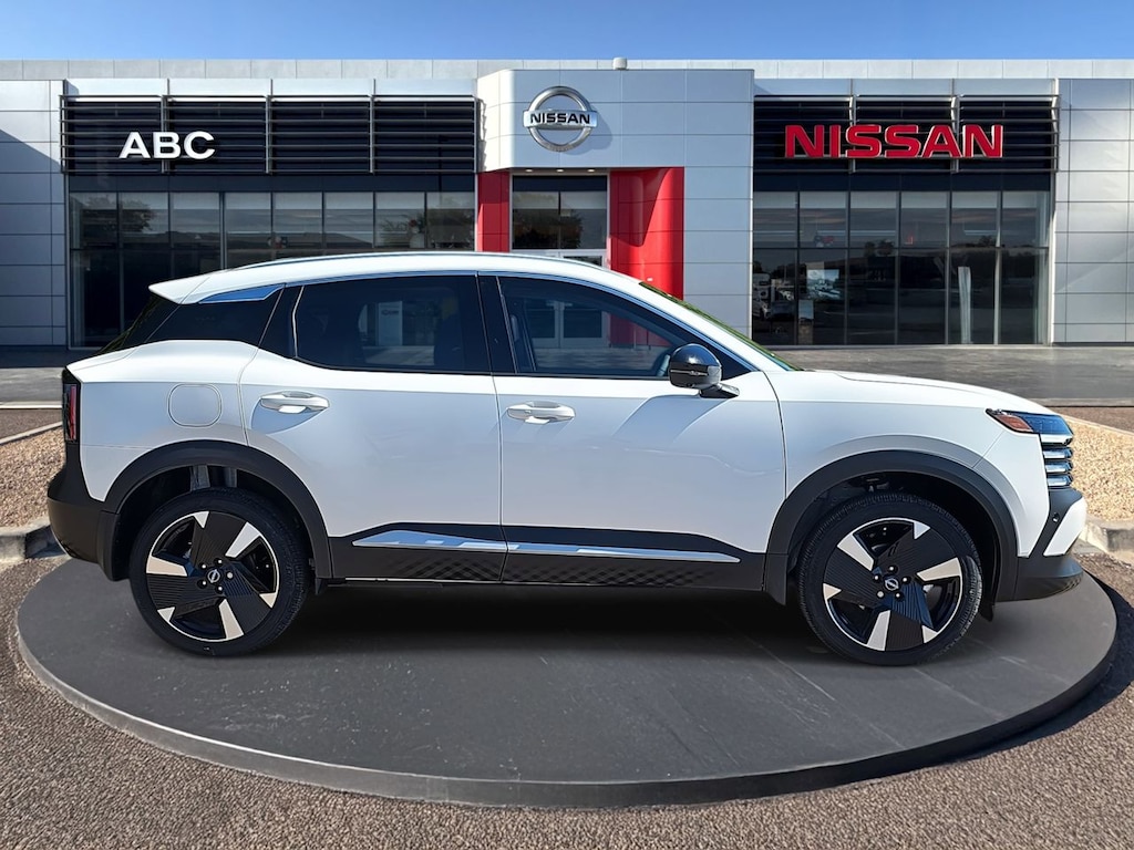 New 2026 Nissan Kicks SR SUV