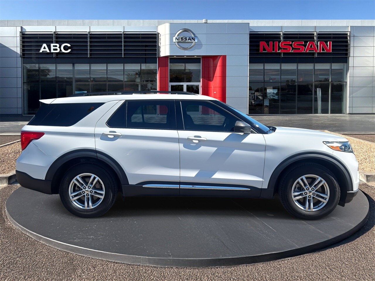 2020 Ford Explorer XLT photo 3