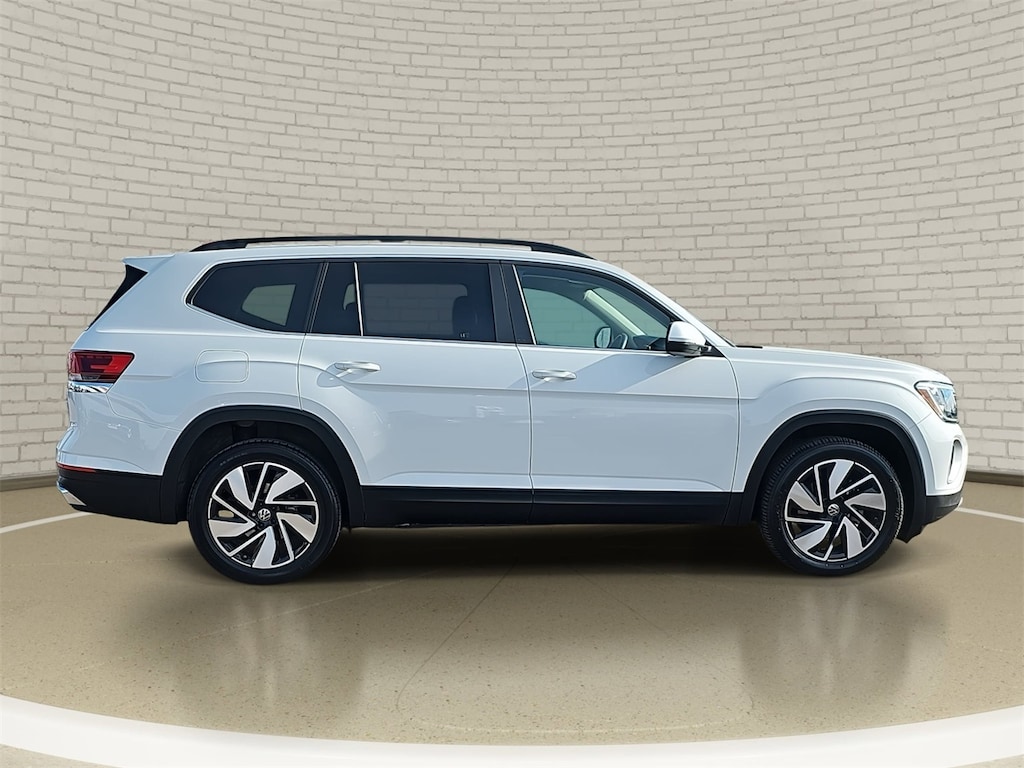 Used 2024 Volkswagen Atlas 2.0T SE w/Technology SUV