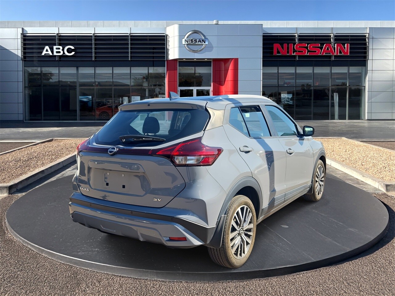 2024 Nissan Kicks SV photo 4