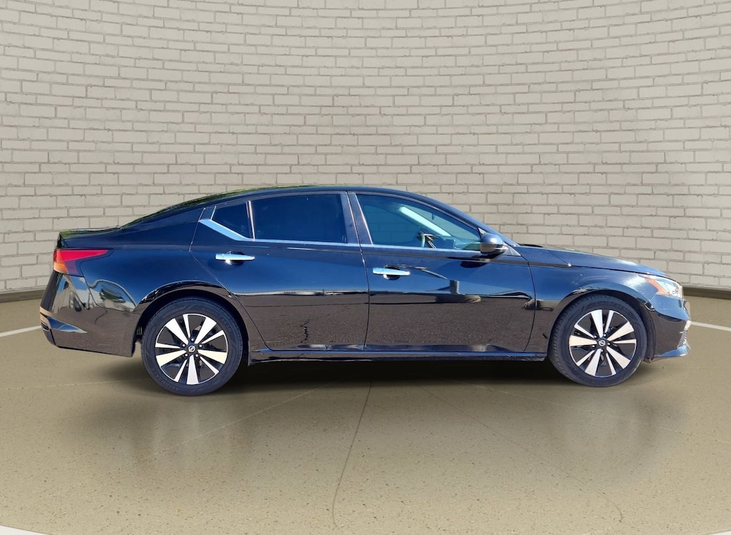 Used 2021 Nissan Altima 2.5 SV Sedan