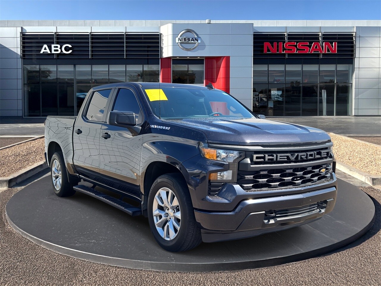 2023 Chevrolet Silverado 1500 Custom photo 3