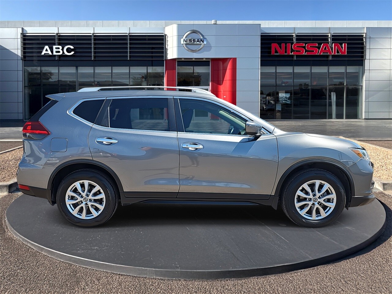 2020 Nissan Rogue SV photo 4