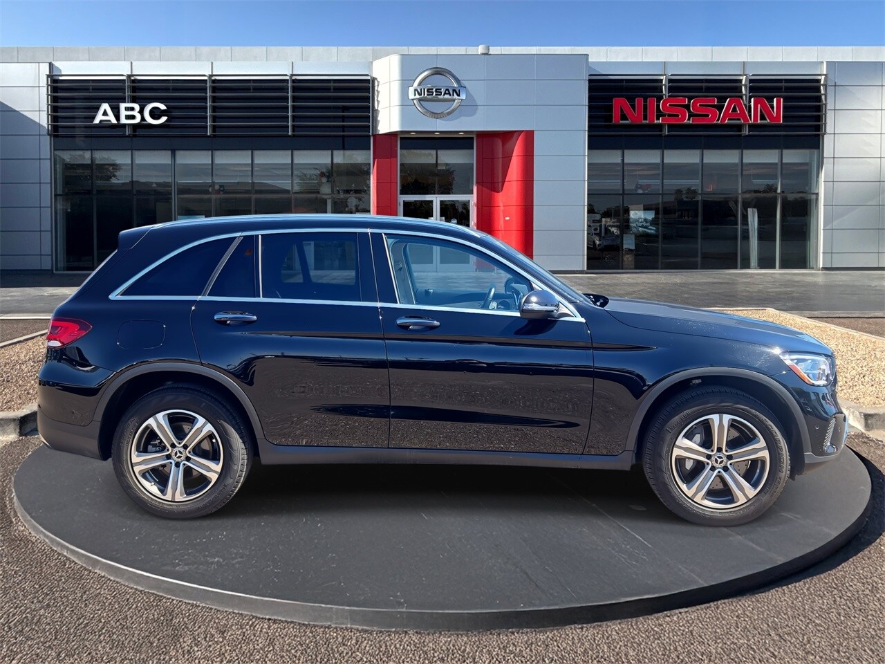 2022 Mercedes Benz GLC 300 4MATIC photo 4