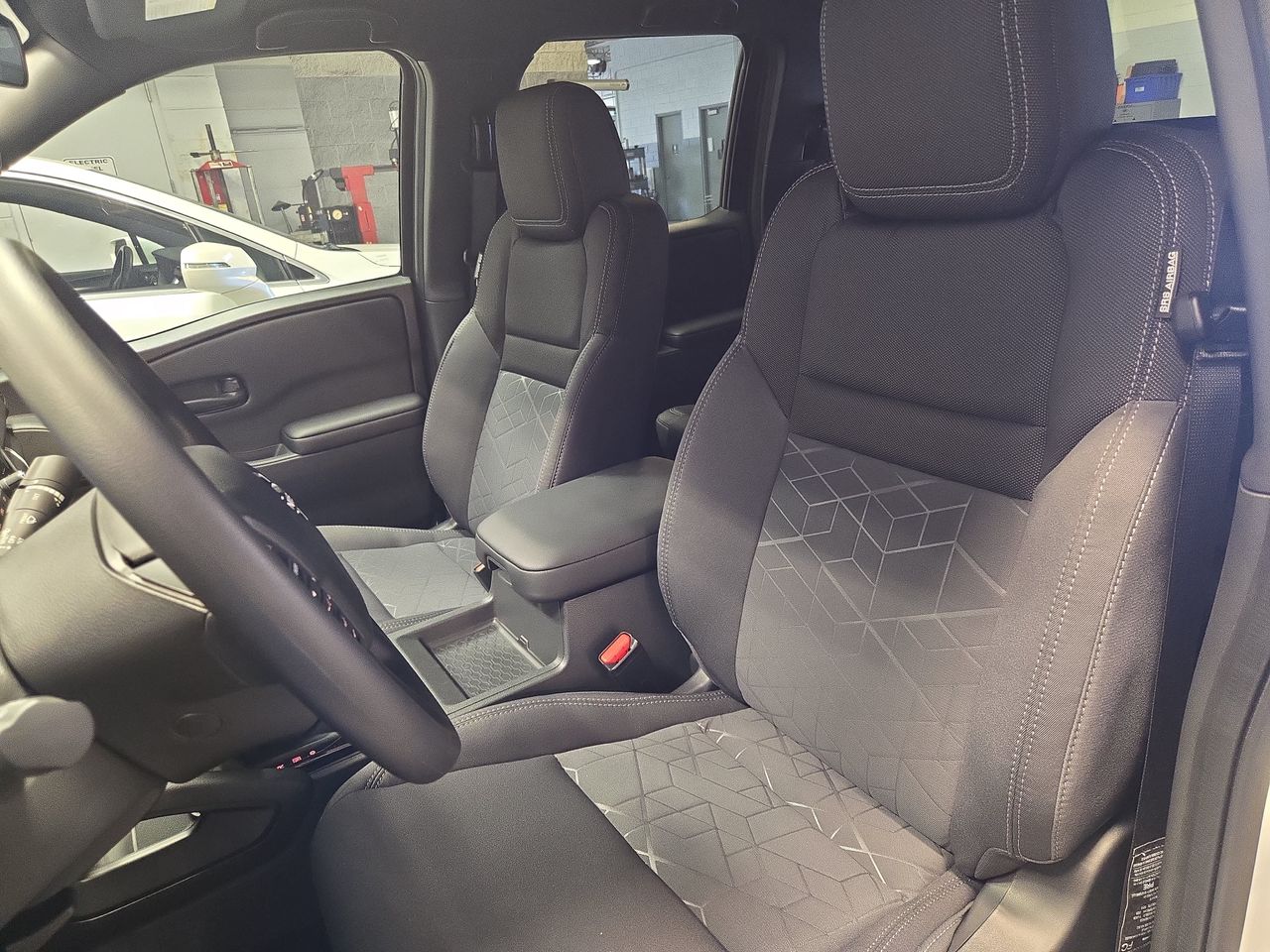 2026 Nissan Frontier SV - Photo 14