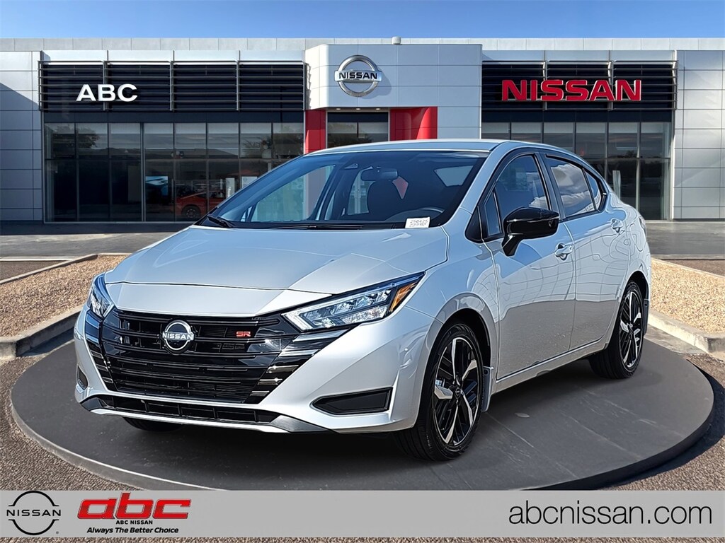 New 2025 Nissan Versa 1.6 SR Sedan