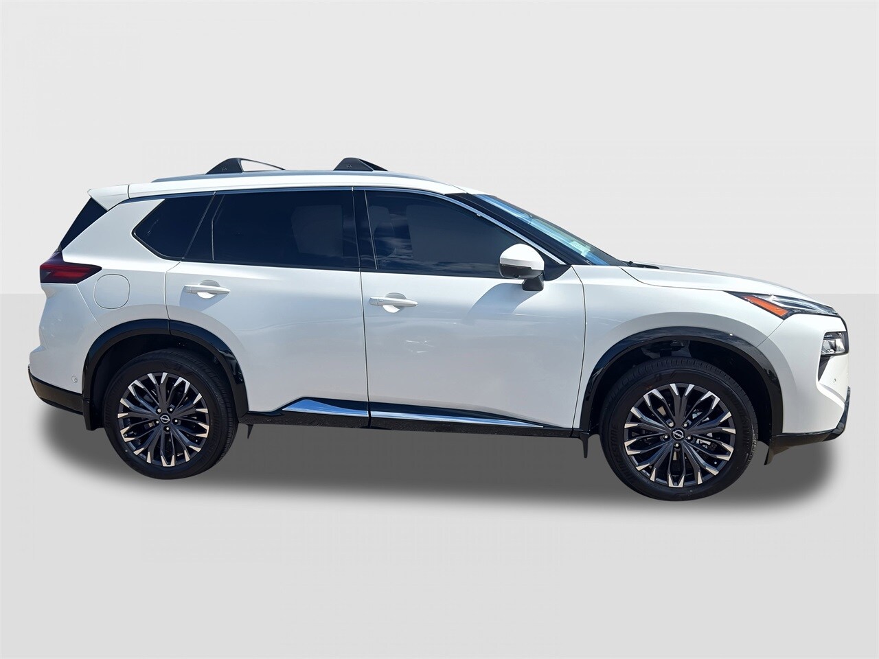 2026 Nissan Rogue Platinum photo 4