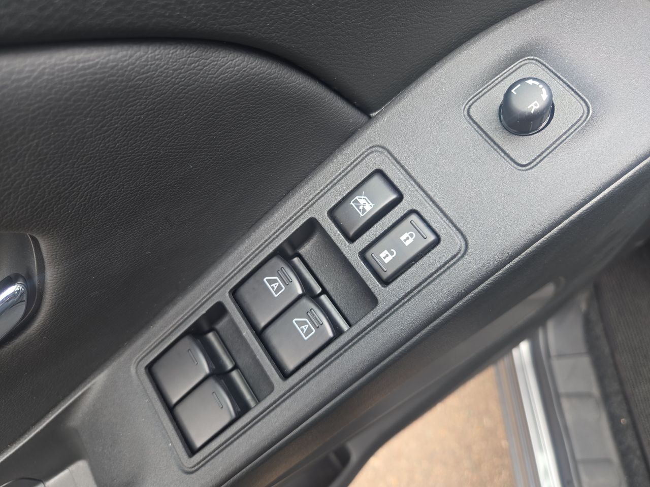 2026 Nissan Frontier SV - Photo 25
