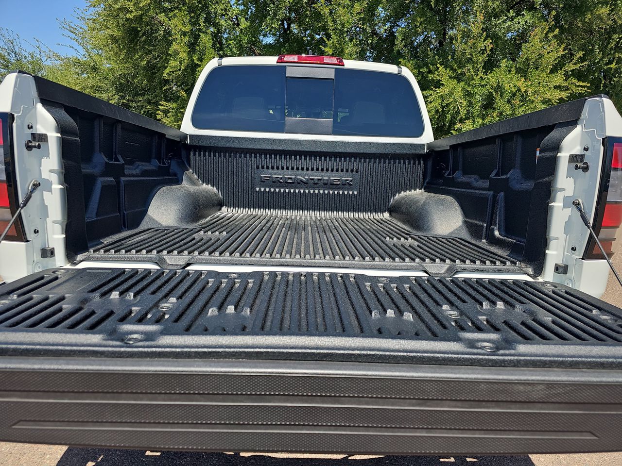 2026 Nissan Frontier SV - Photo 12