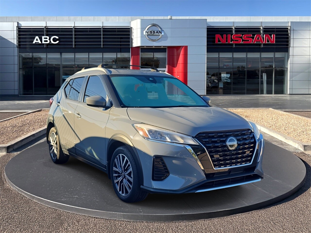 2022 Nissan Kicks SV photo 3