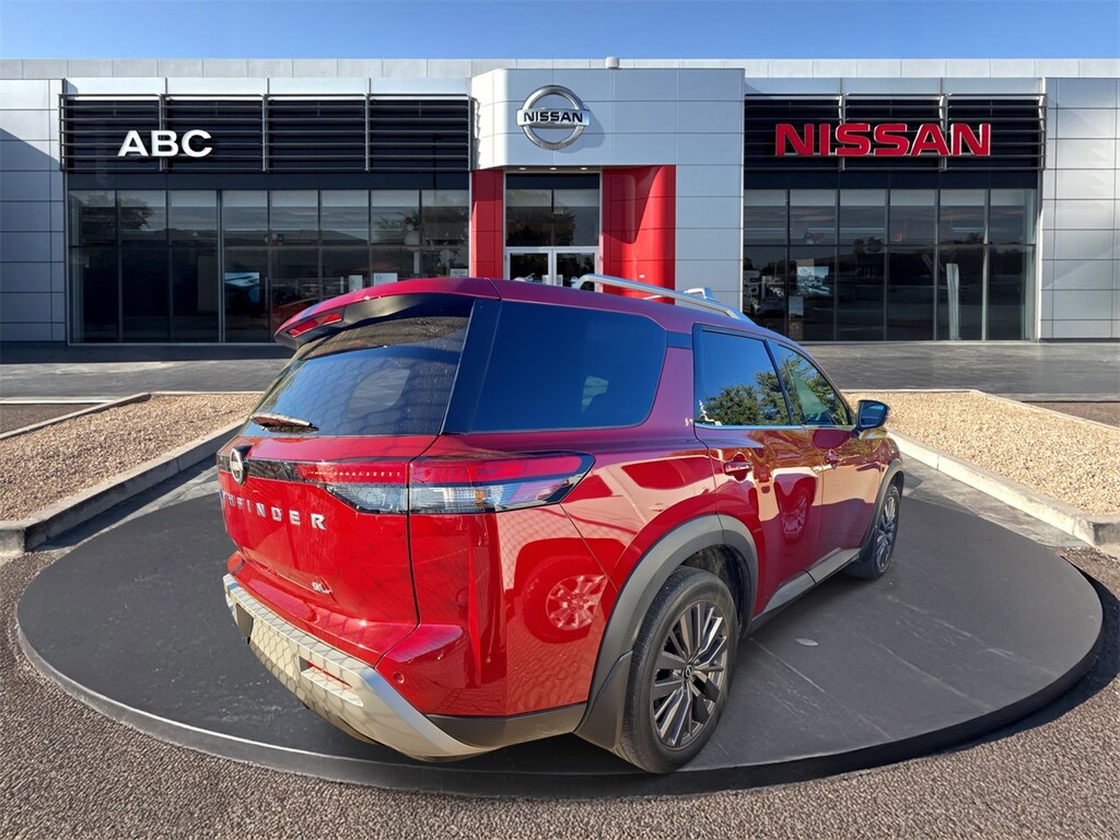 Used 2023 Nissan Pathfinder SL SUV