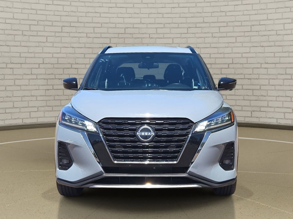 Used 2022 Nissan Kicks SR SUV