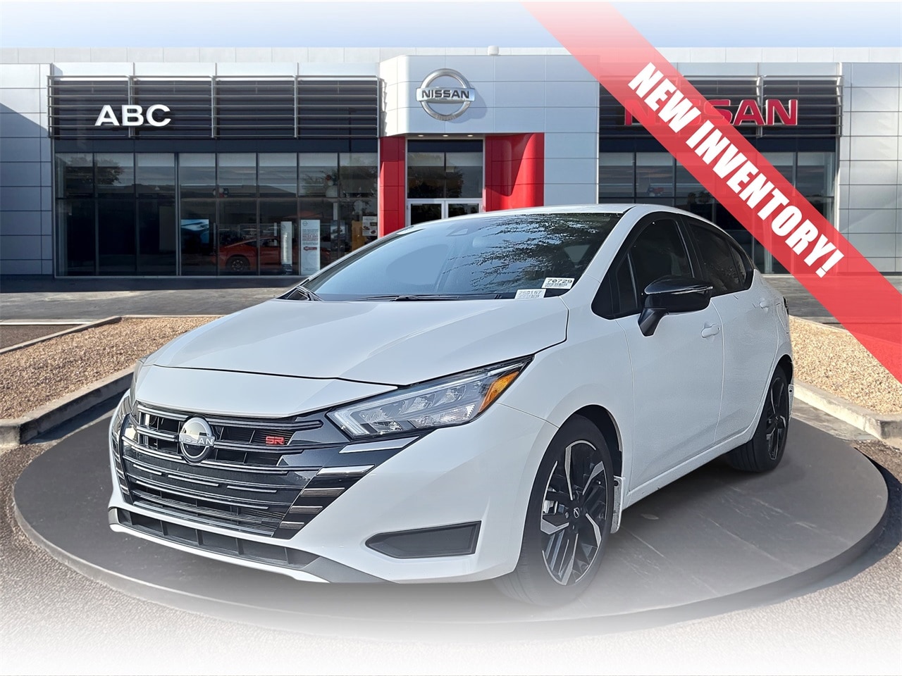 2025 Nissan Versa SR's photo