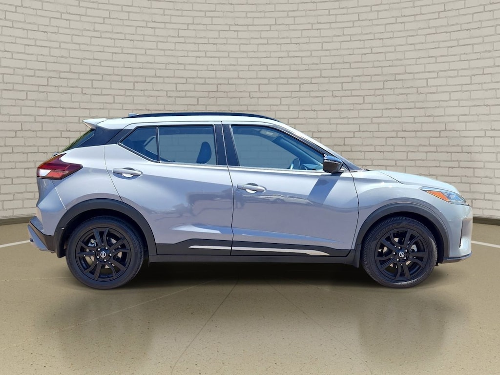 Used 2022 Nissan Kicks SR SUV