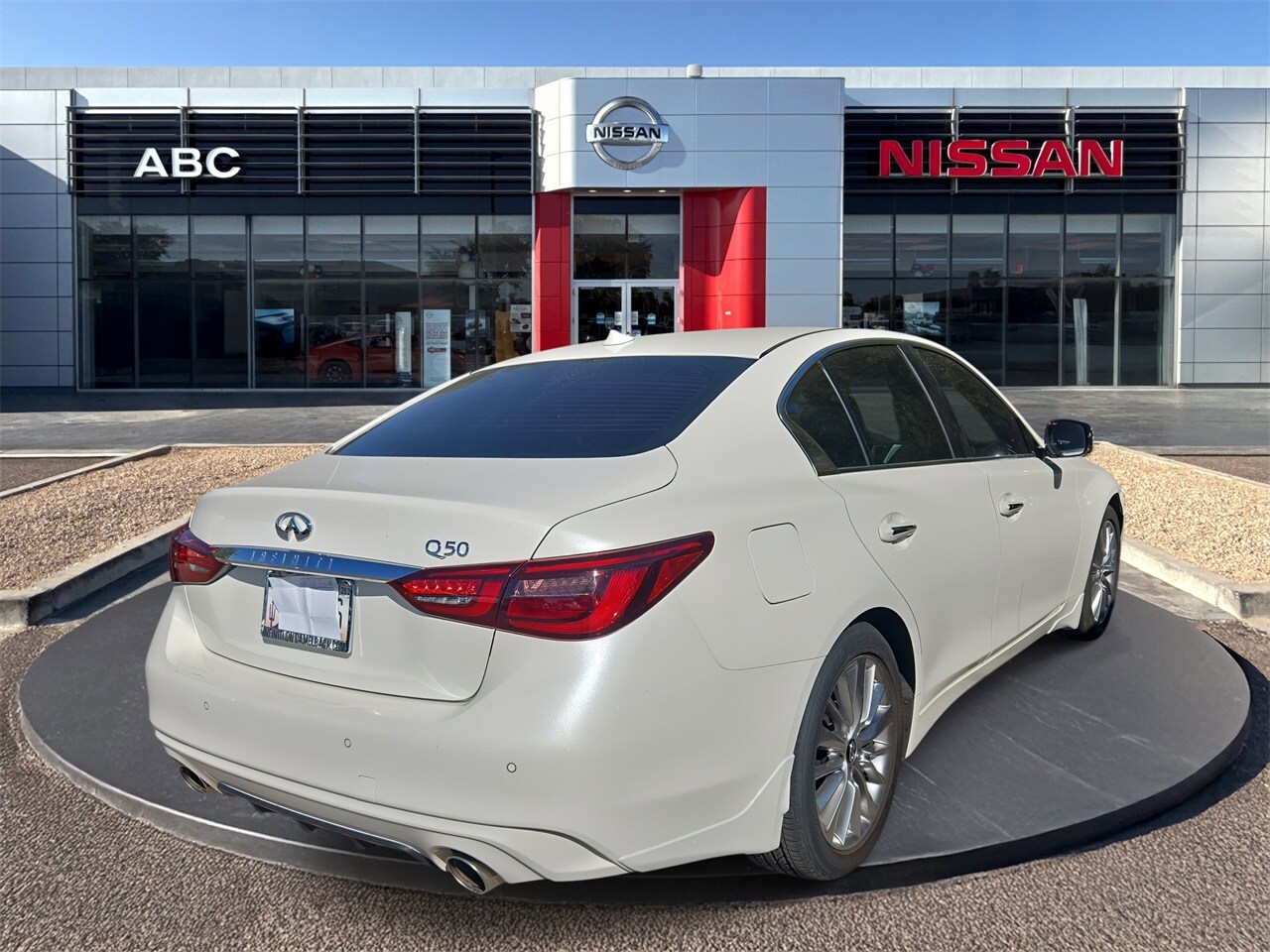 2023 Infiniti Q50 LUXE photo 3