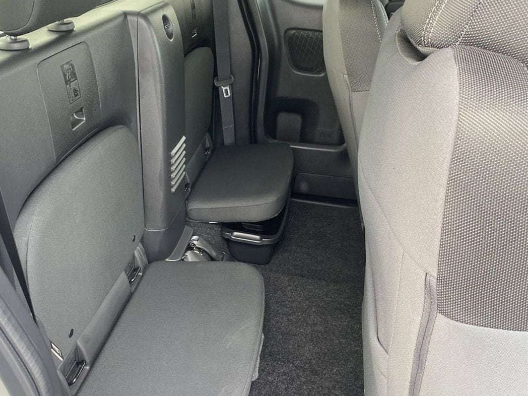 2025 Nissan Frontier SV - Photo 13