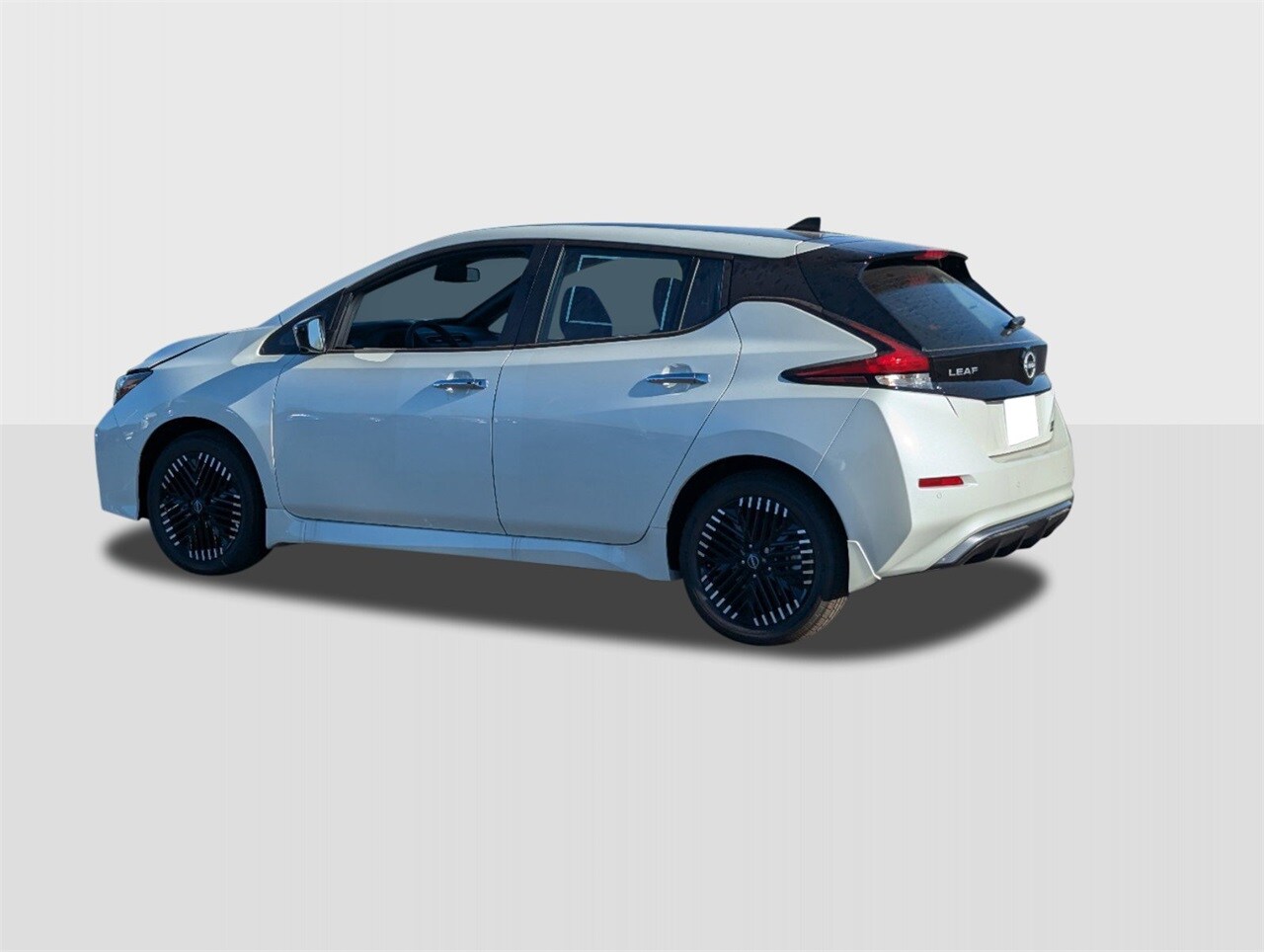 2025 Nissan Leaf SV Plus photo 3
