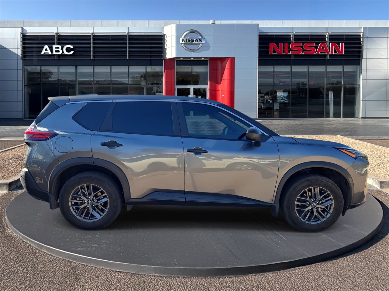 2023 Nissan Rogue S photo 4