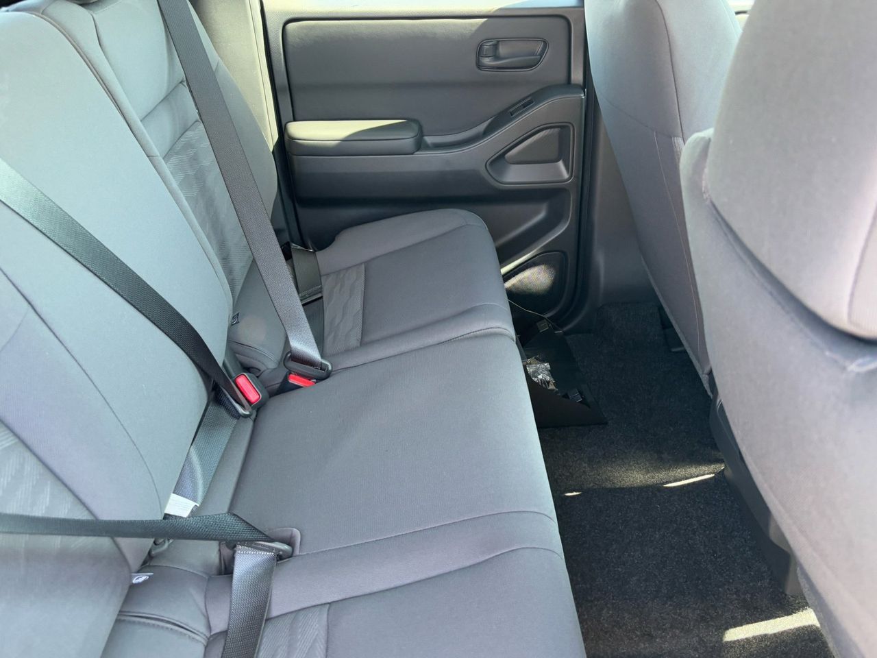 2025 Nissan Frontier S - Photo 12