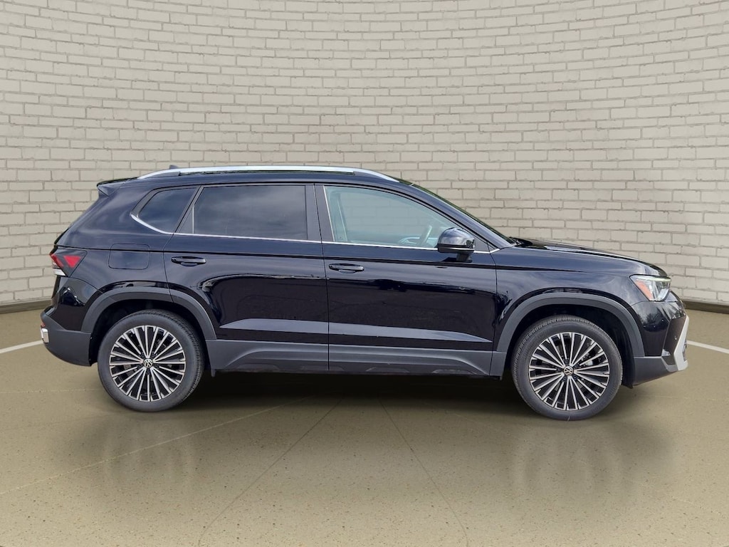 Used 2025 Volkswagen Taos 1.5T SE SUV