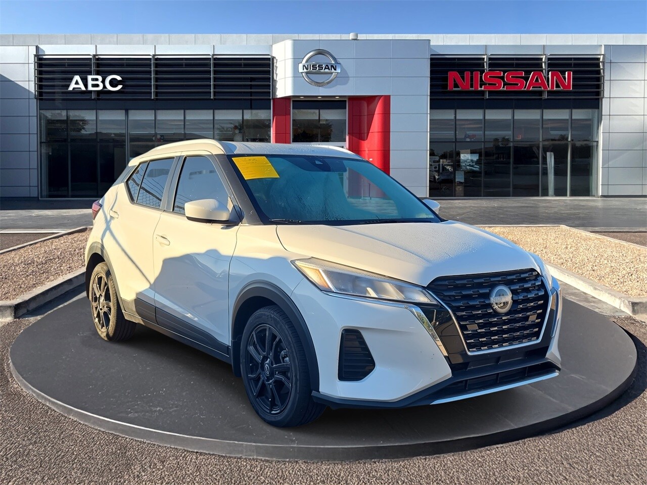 2023 Nissan Kicks SV photo 3