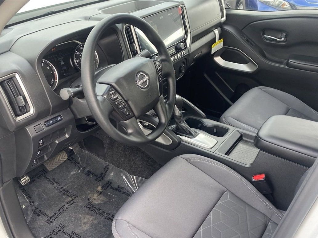 2025 Nissan Frontier SV - Photo 18