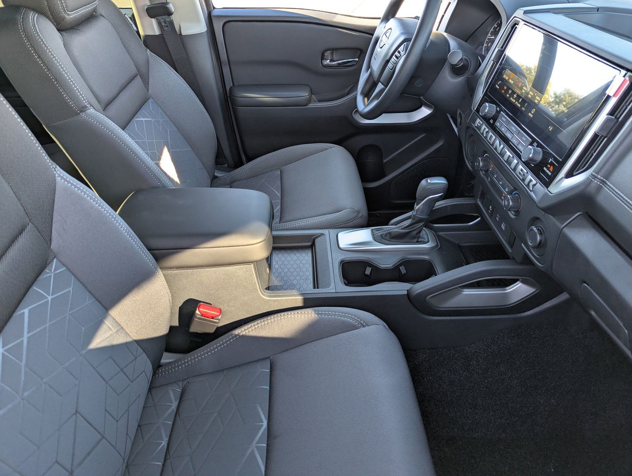2026 Nissan Frontier SV - Photo 28