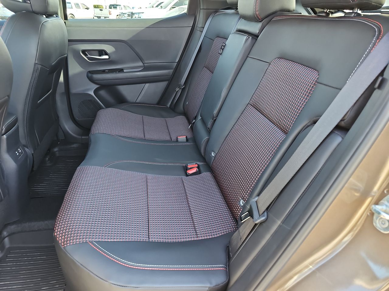 2026 Nissan KICKS SR - Photo 13