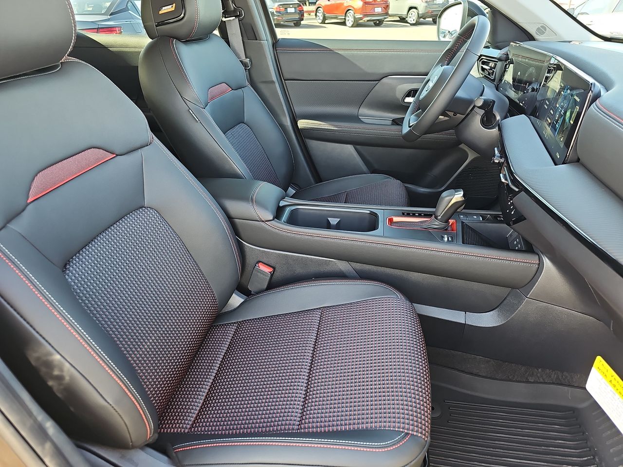 2026 Nissan KICKS SR - Photo 10