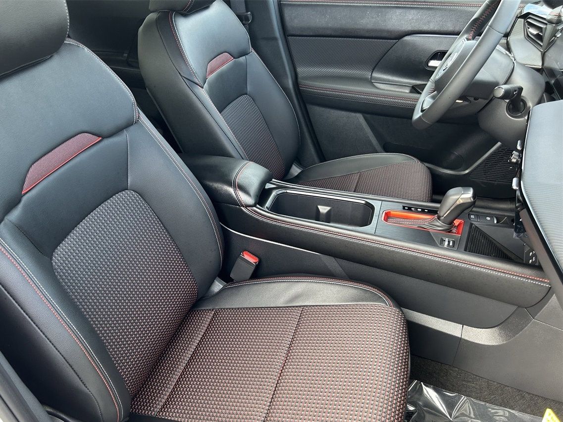 2026 Nissan KICKS SR - Photo 11