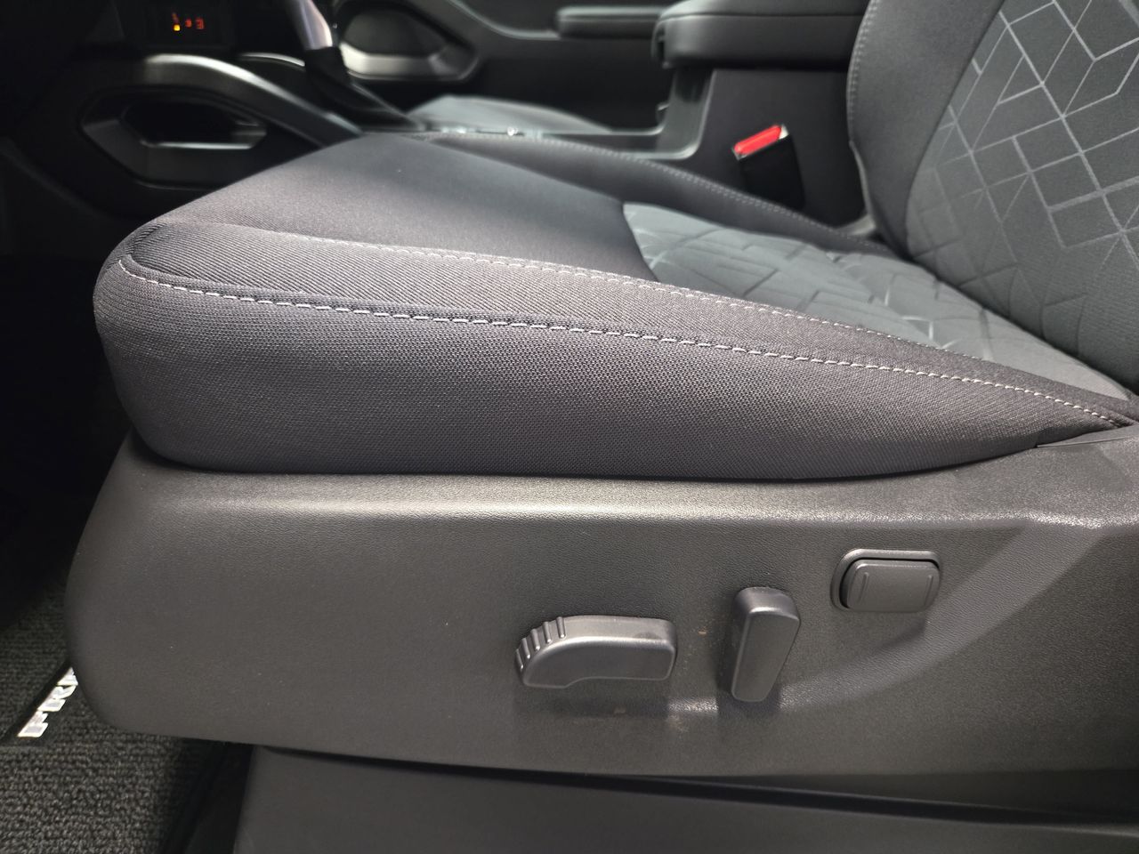2026 Nissan Frontier SV - Photo 28
