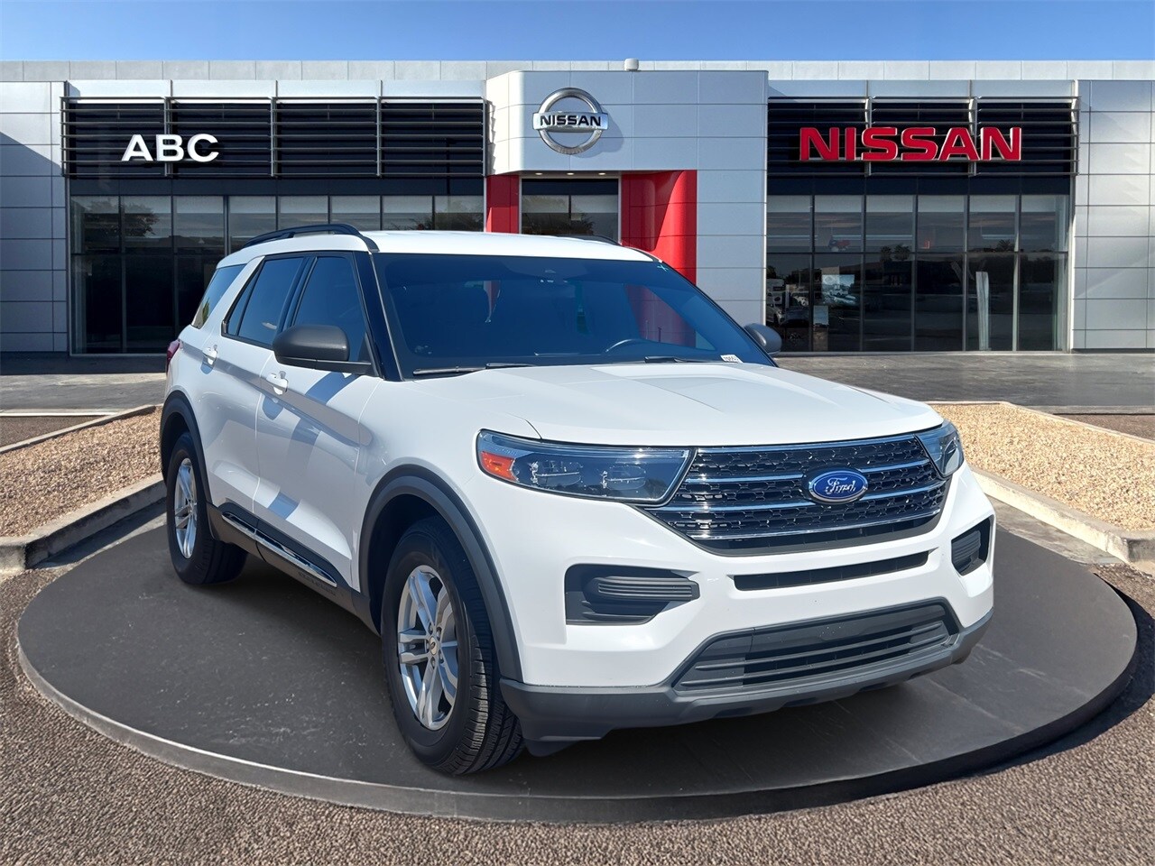 2020 Ford Explorer XLT photo 2