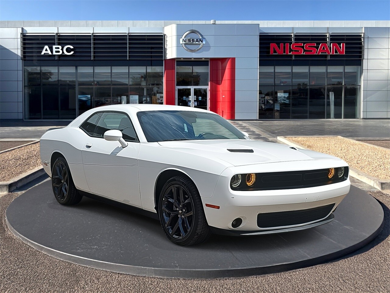 2022 Dodge Challenger SXT photo 3
