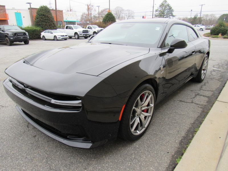 2025 Dodge Charger Daytona Scat Pack AWD photo 2