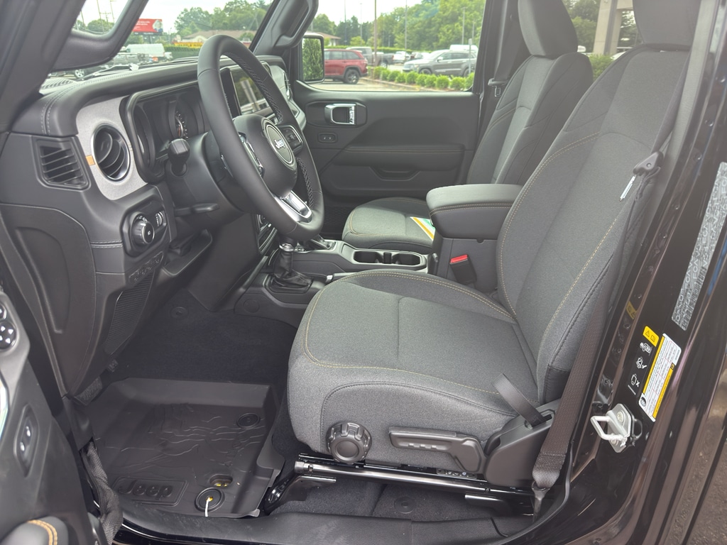 2025 Jeep Wrangler 4-Door Sahara - Photo 7