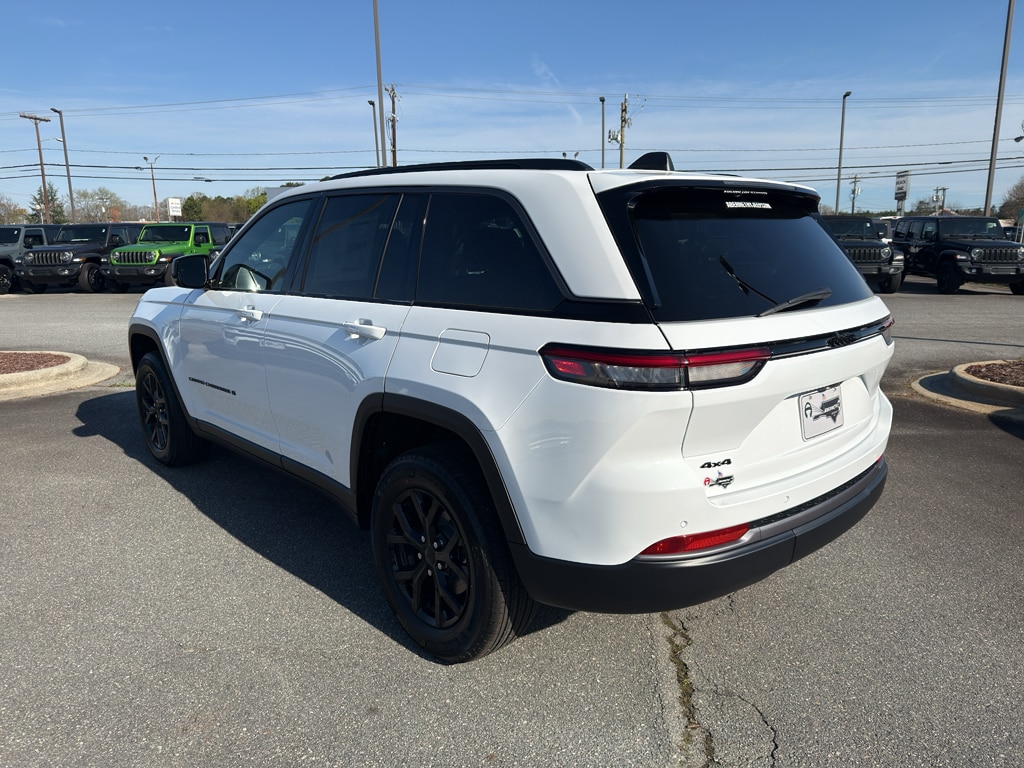 New 2026 Jeep Grand Cherokee LAREDO ALTITUDE 4X4 Sport Utility