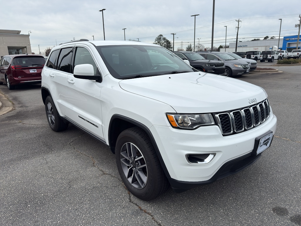 2021 Jeep Grand Cherokee Laredo E's photo