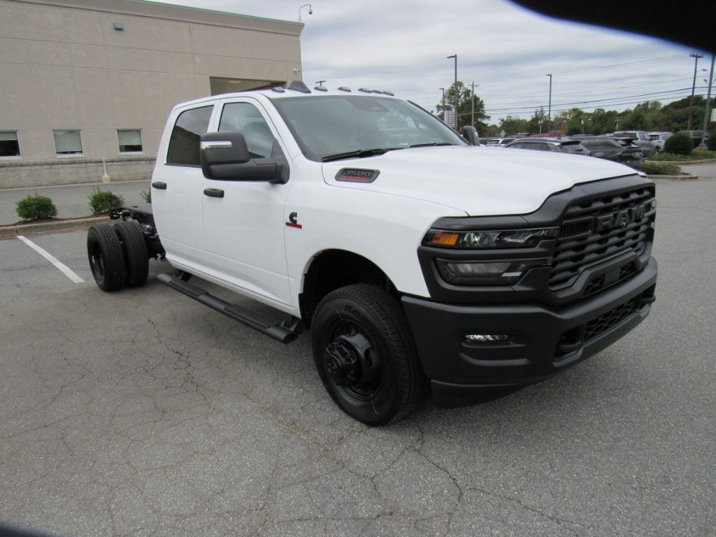 New 2026 Ram 3500 Chassis Cab 3500 TRADESMAN CREW CAB CHASSIS 4X4 60' CA Pickup