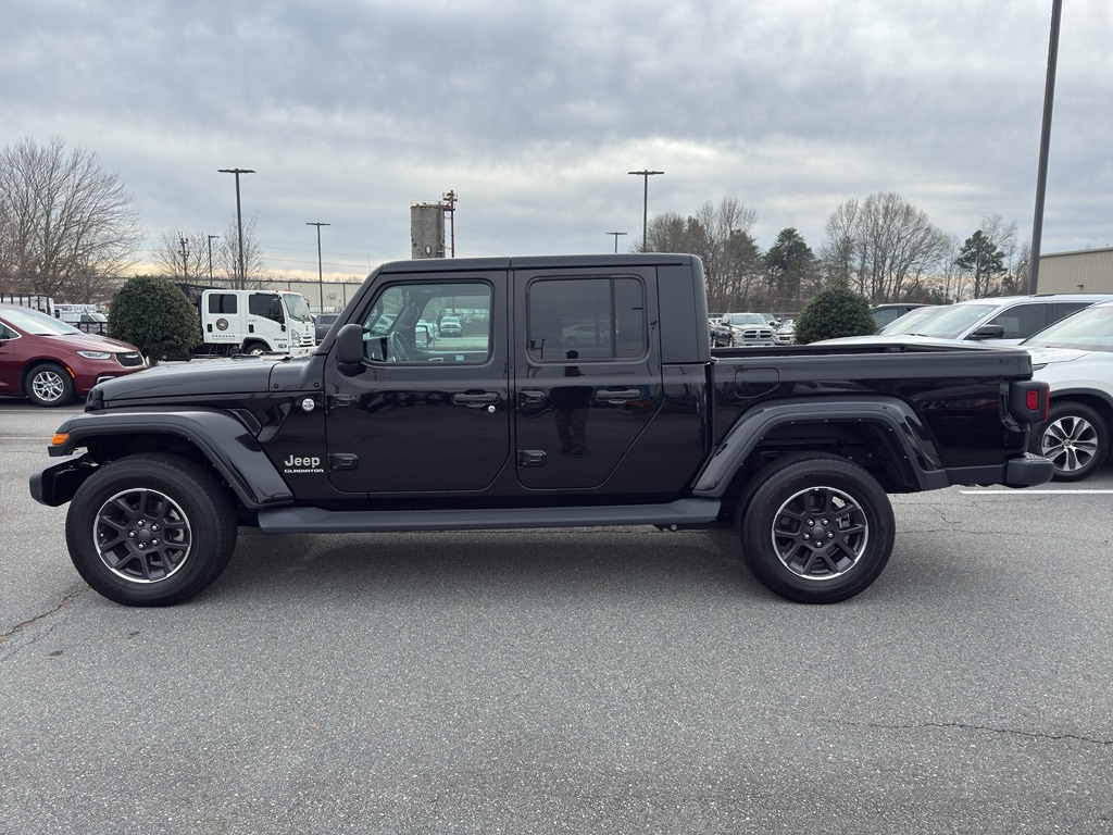 Used 2022 Jeep Gladiator Overland Crew Cab