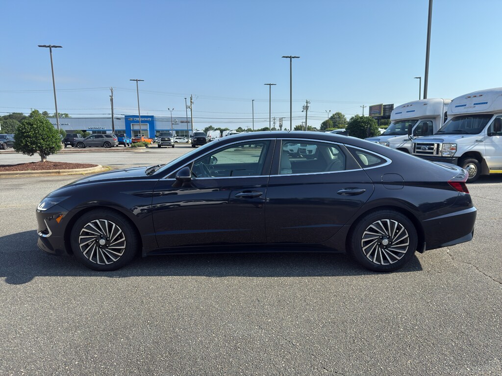 2022 Hyundai Sonata Hybrid Limited photo 3