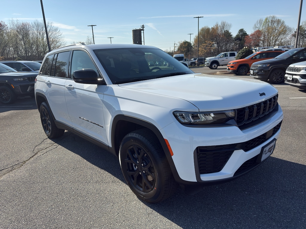 New 2026 Jeep Grand Cherokee LAREDO ALTITUDE 4X4 Sport Utility